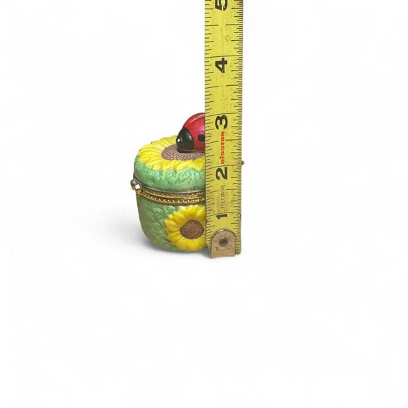 VTG Ladybug Sunflower Trinket Box Small Whimsical Cottagecore - Picture 8 of 8